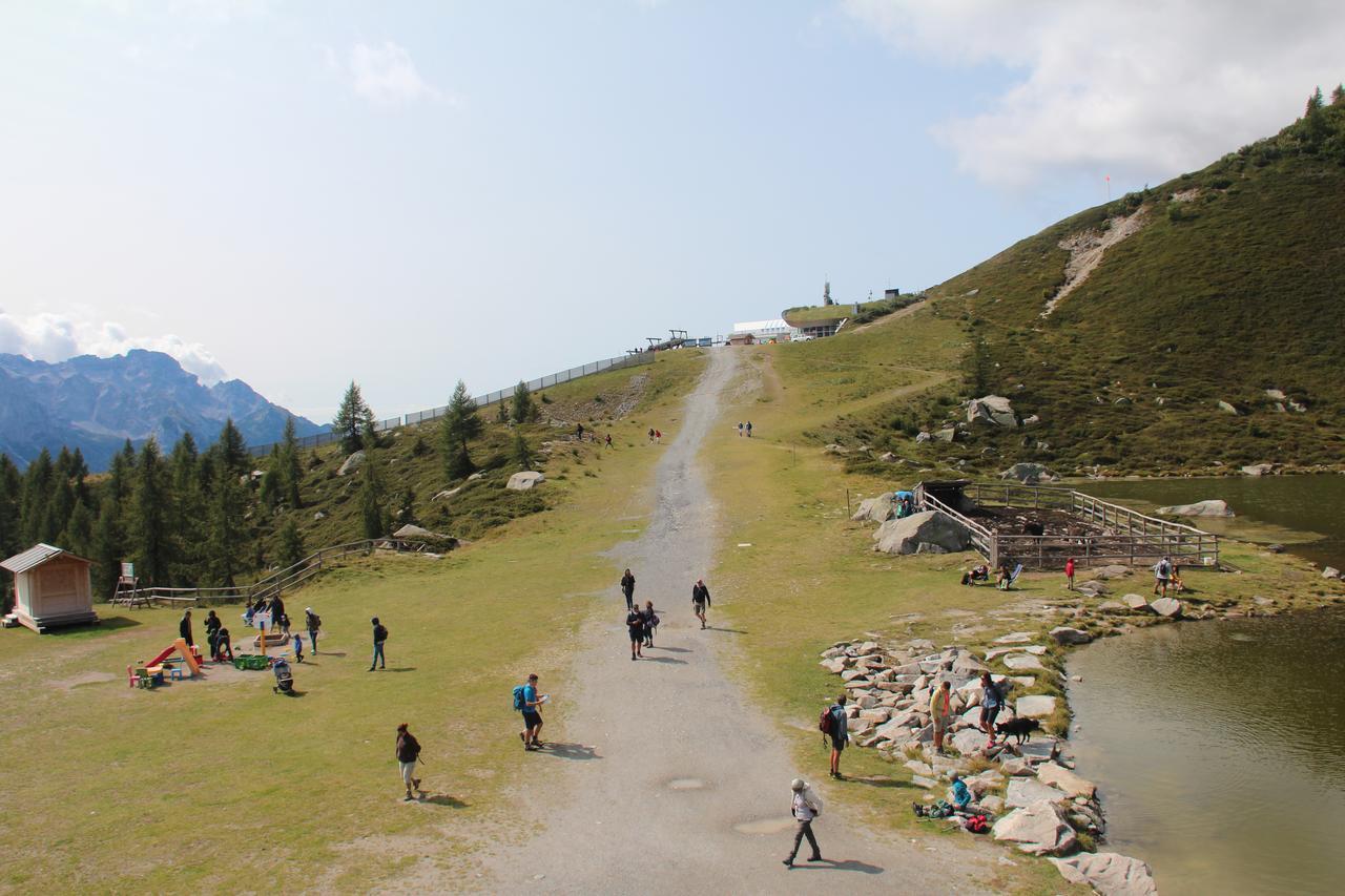 Rifugio Viviani Pradalago 호텔 마돈나 디 캄필리오 외부 사진